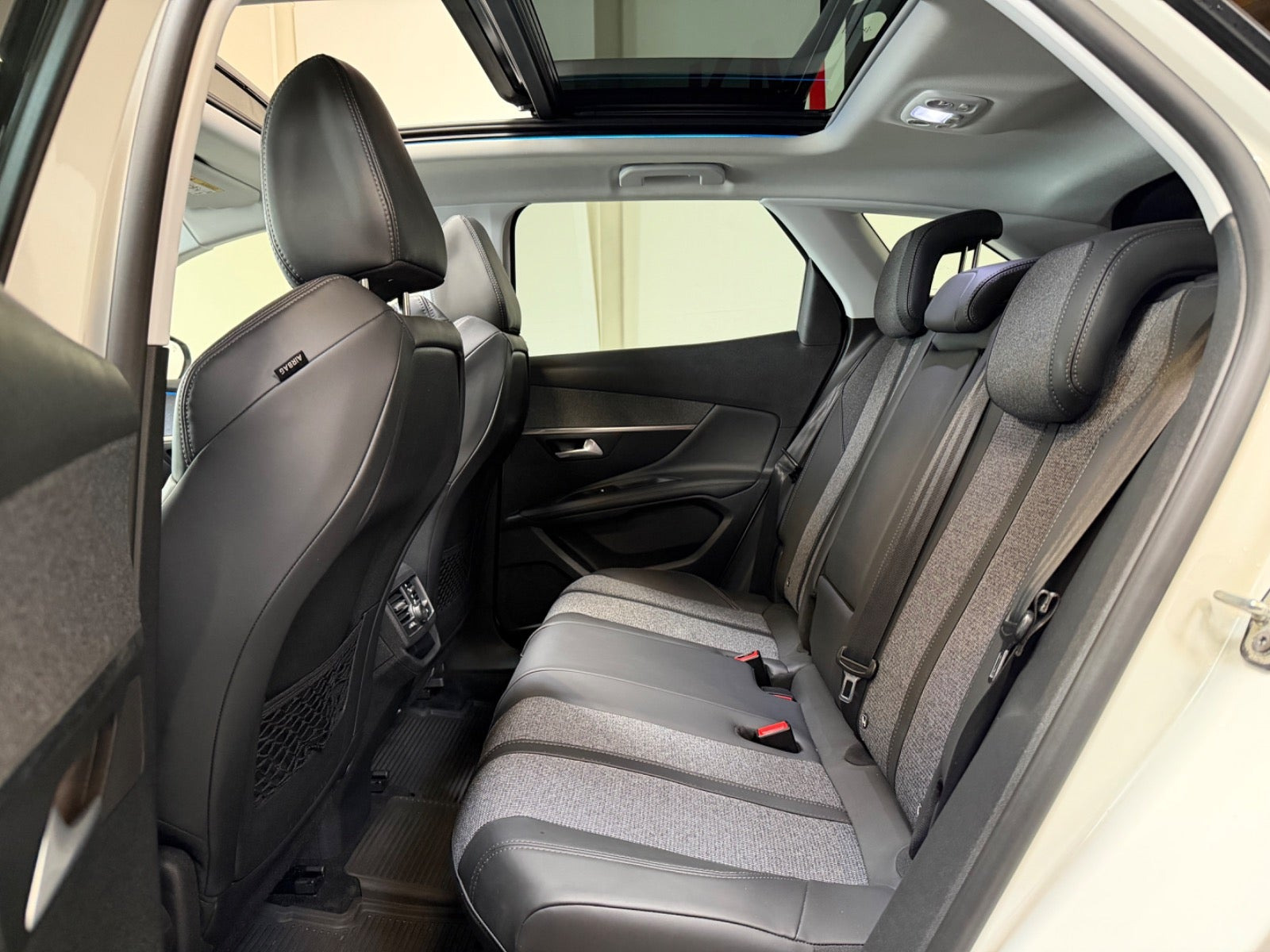 Hvid Peugeot 3008 fra 2017