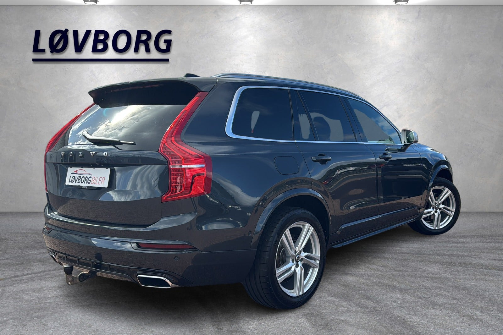 Grå Volvo XC90 fra 2016
