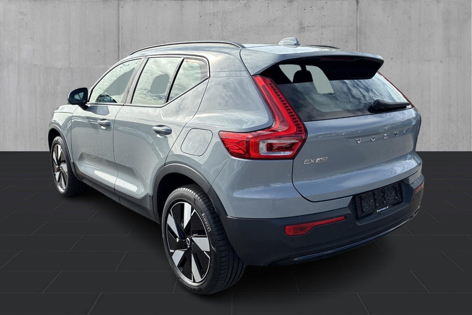 Grå Volvo EX40 fra 2024