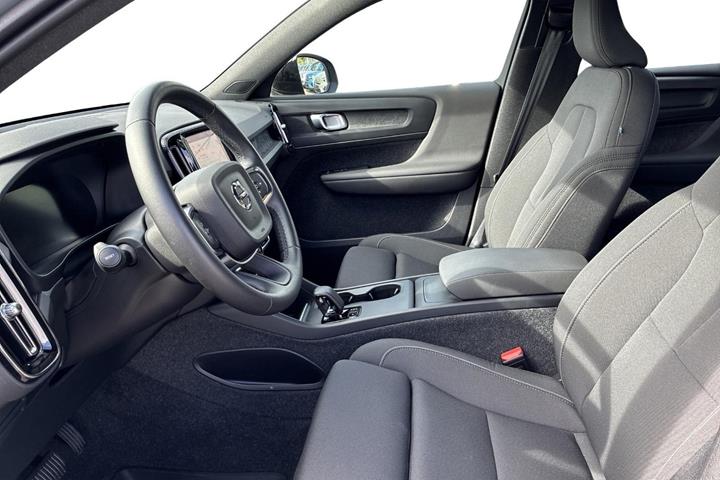 Grå Volvo EX40 fra 2024