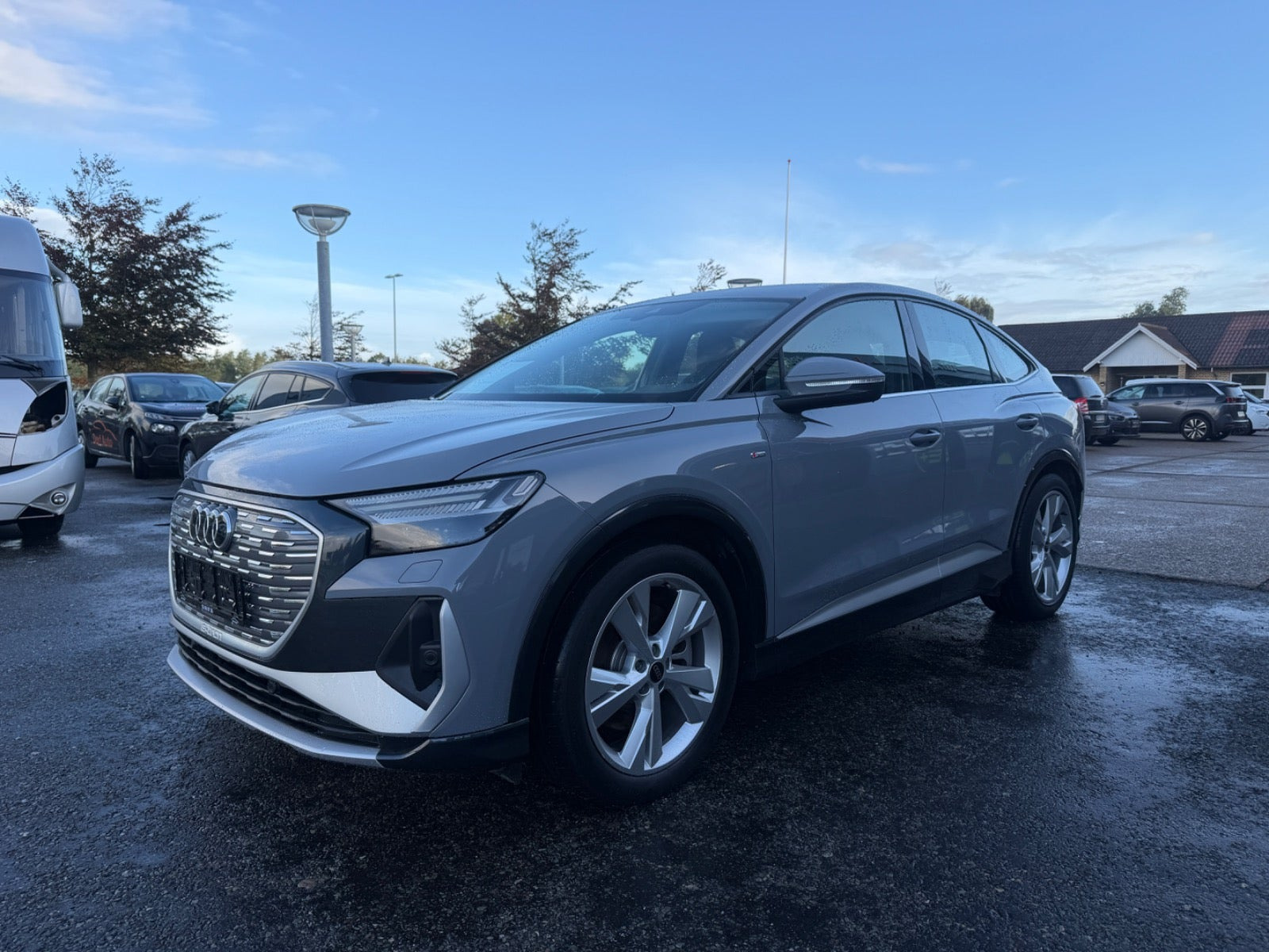 undefined Audi Q4 e-tron fra 2024