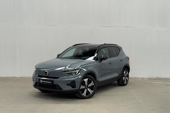 Grå Volvo XC40 fra 2023
