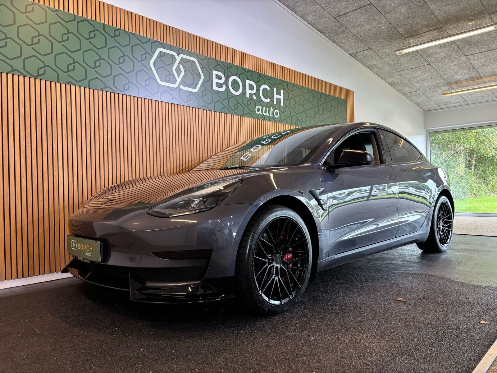 Tesla Model 3 RWD