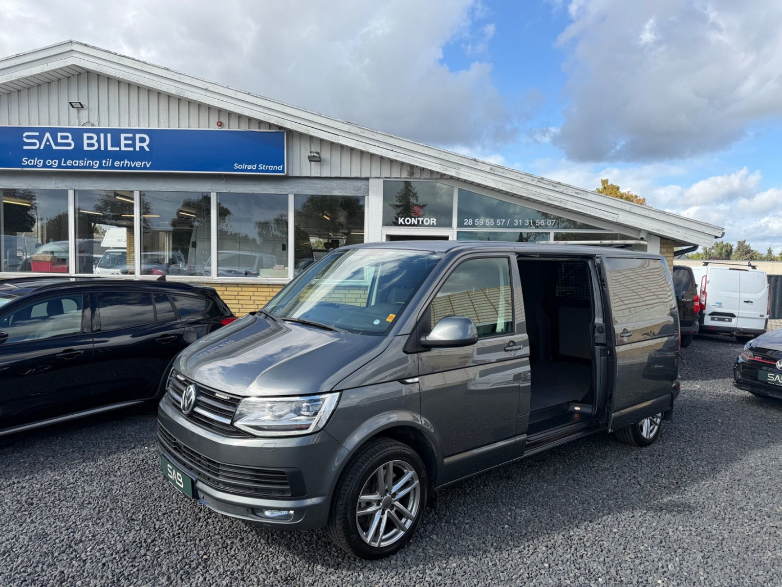 VW Transporter 2,0 TDi 204 Kassevogn lang