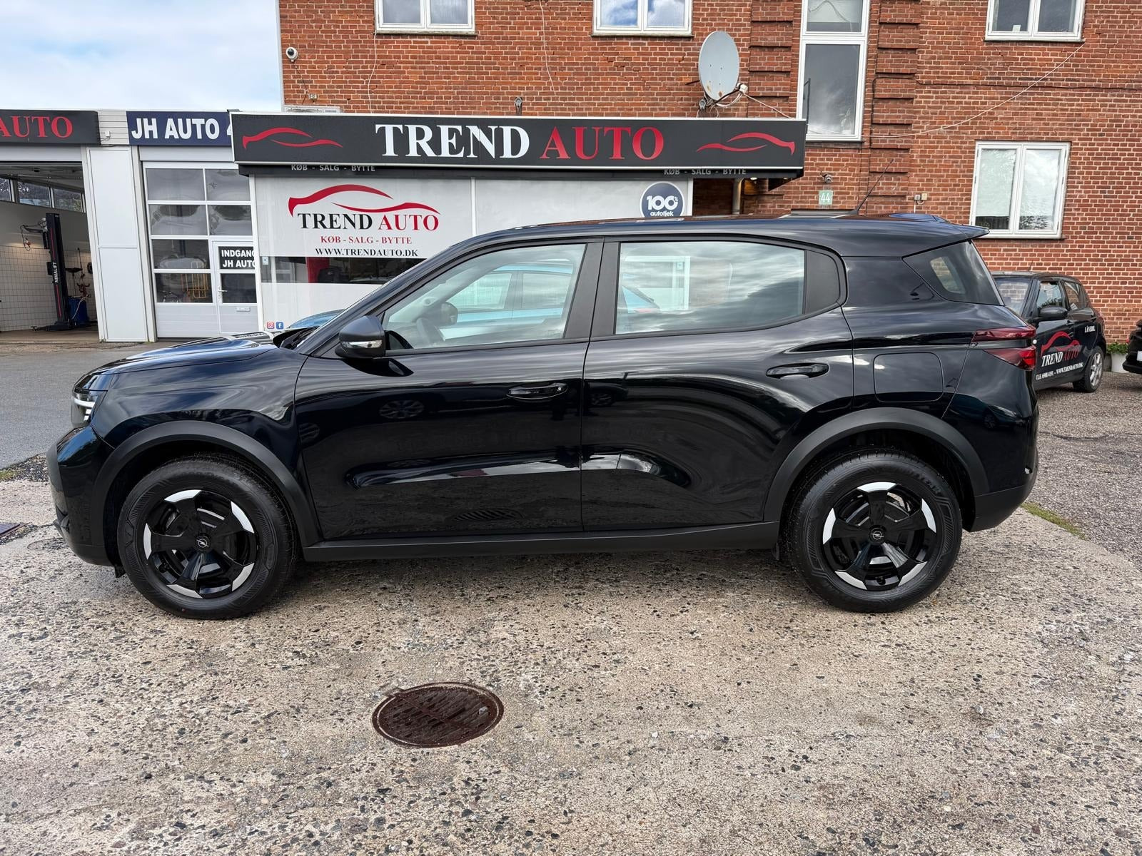 Sort Opel Frontera fra 2025