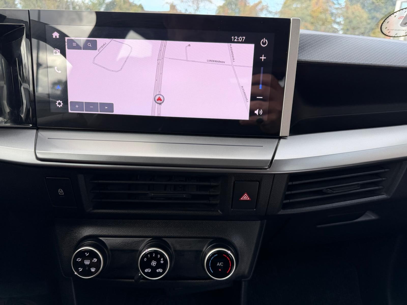 Sort Opel Frontera fra 2025