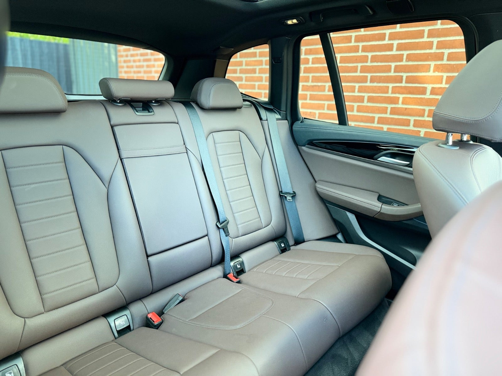 Blå BMW iX3 fra 2021