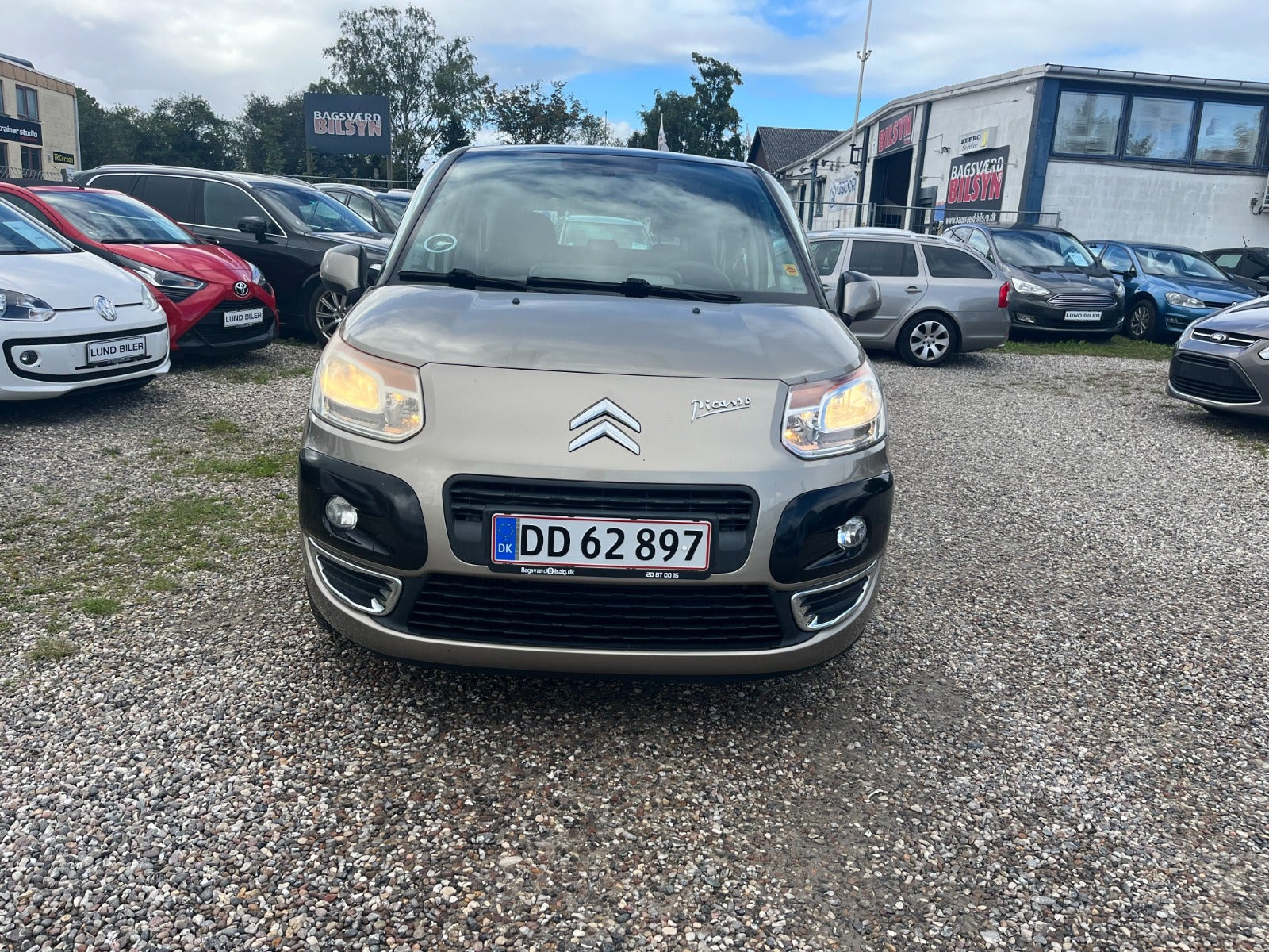 Beige Citroën C3 Picasso fra 2010