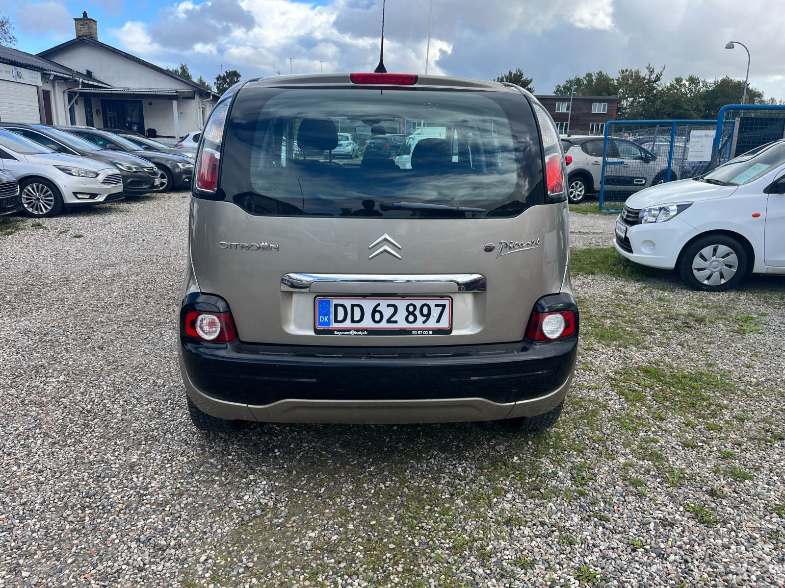 Beige Citroën C3 Picasso fra 2010