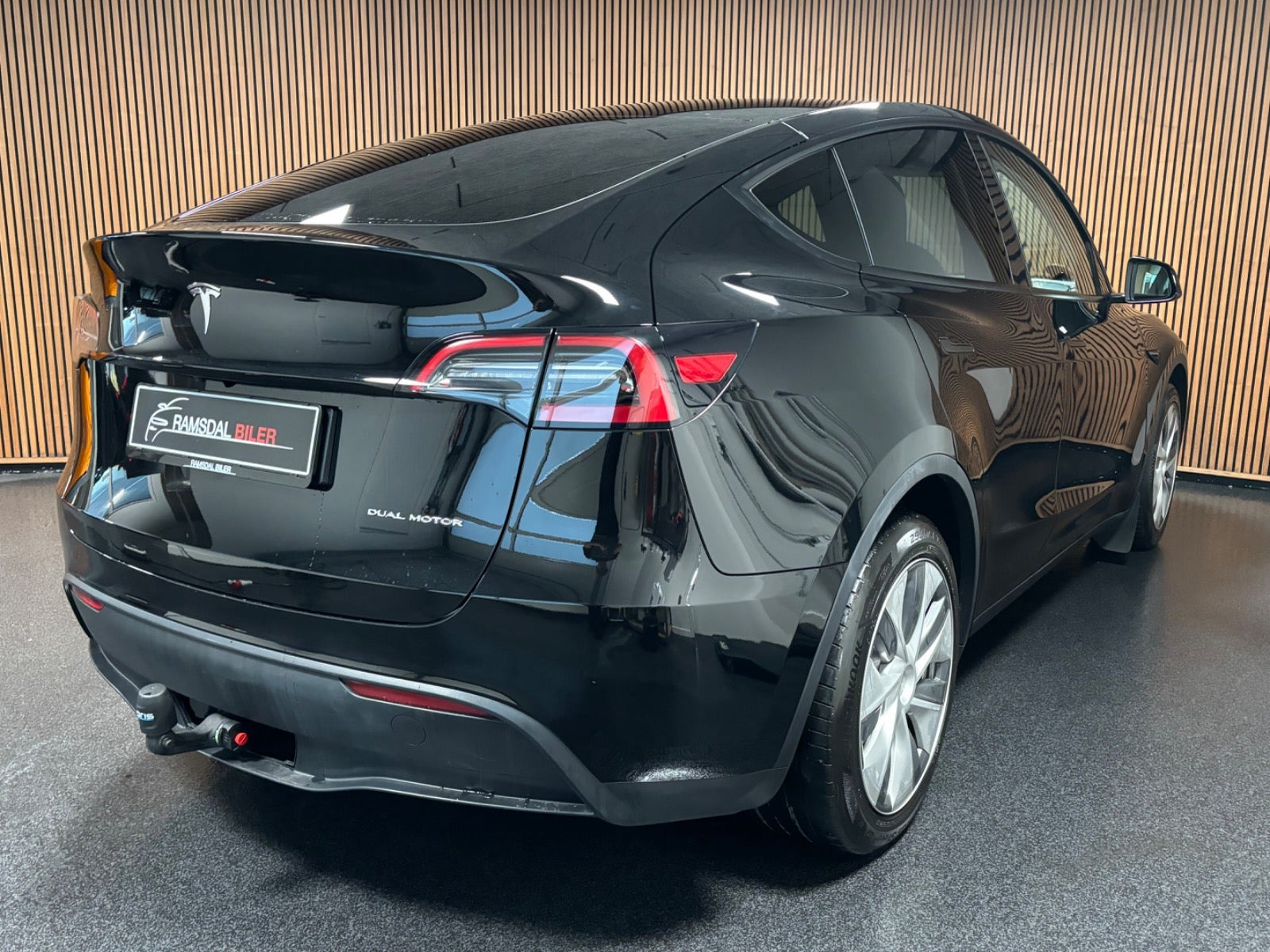 undefined Tesla Model Y fra 2023