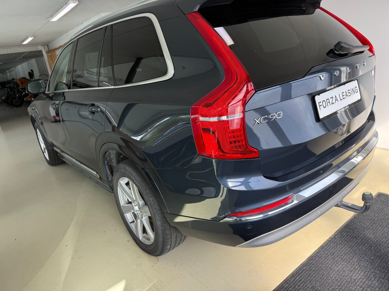 Blå Volvo XC90 fra 2022