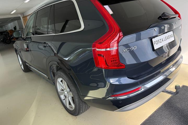Blå Volvo XC90 fra 2022