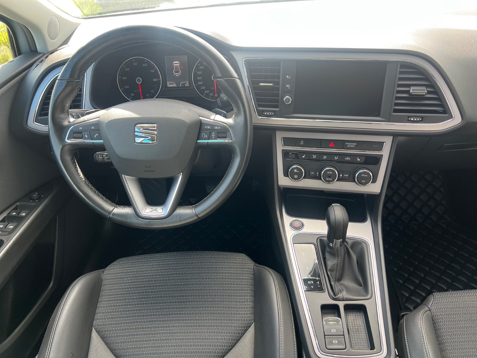 Sølv Seat Leon fra 2017