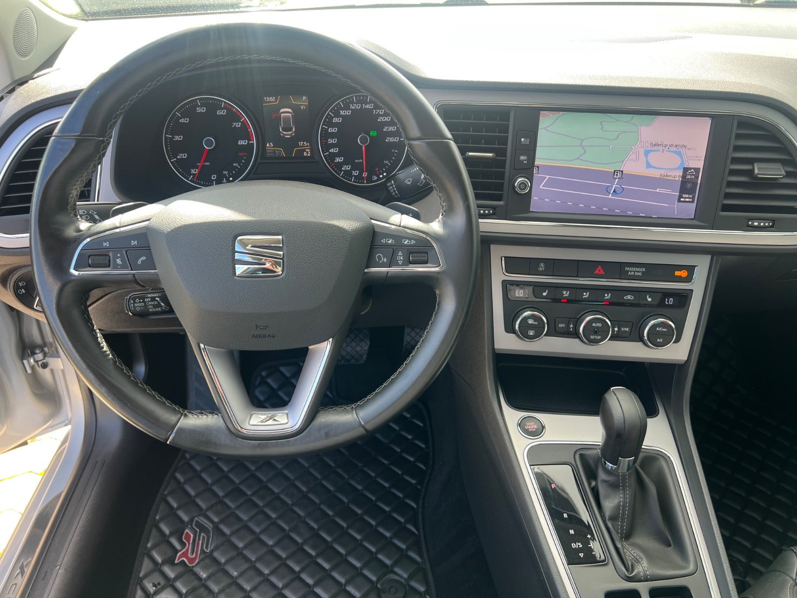 Sølv Seat Leon fra 2017