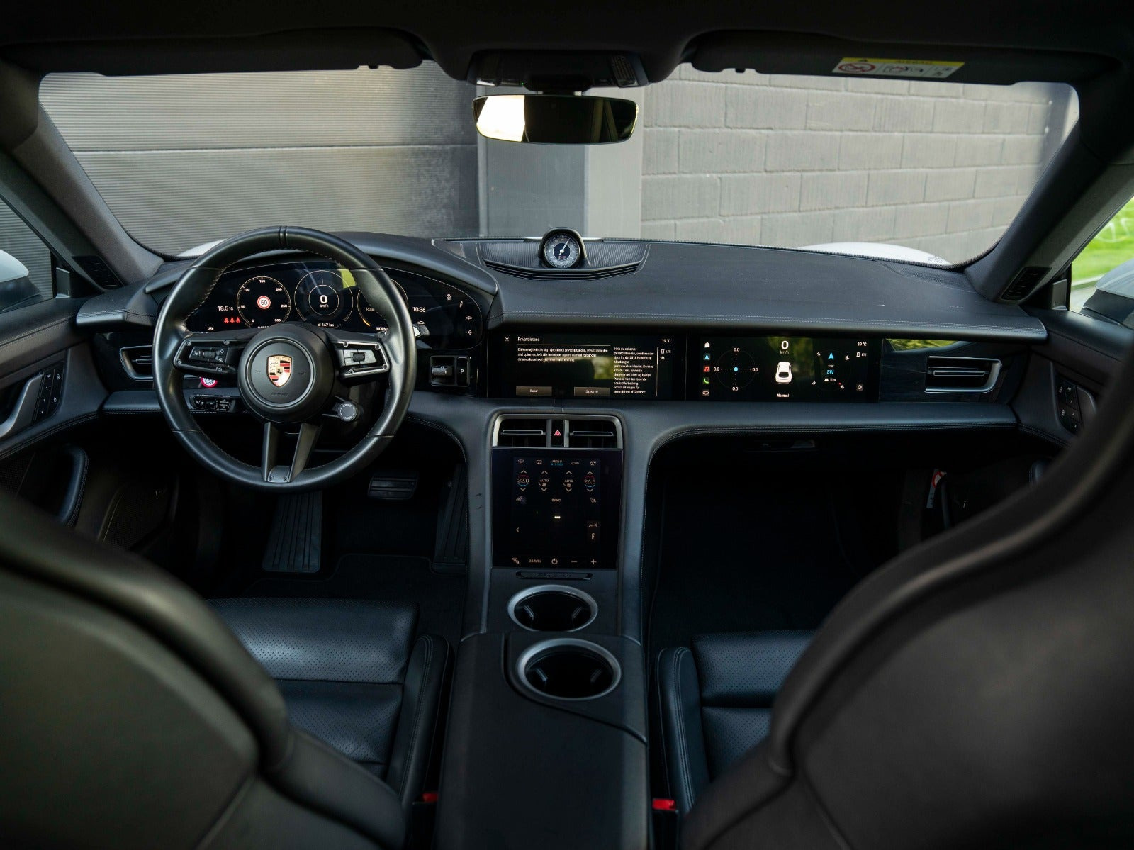 Grå Porsche Taycan 4S fra 2022