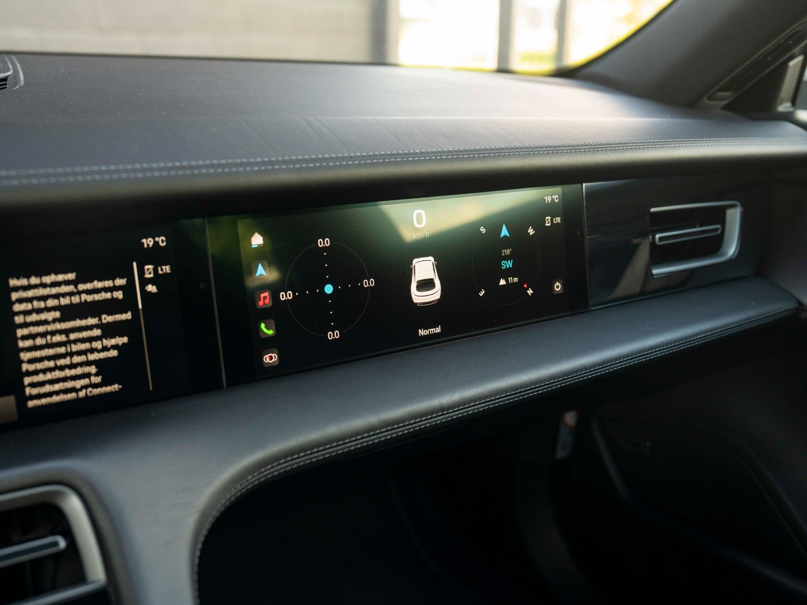 Grå Porsche Taycan 4S fra 2022
