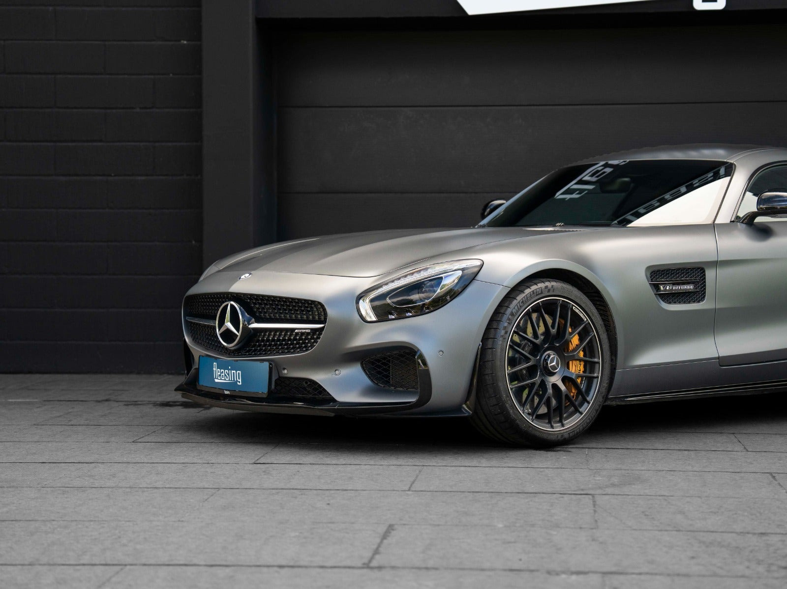 Grå Mercedes AMG GT S fra 2015