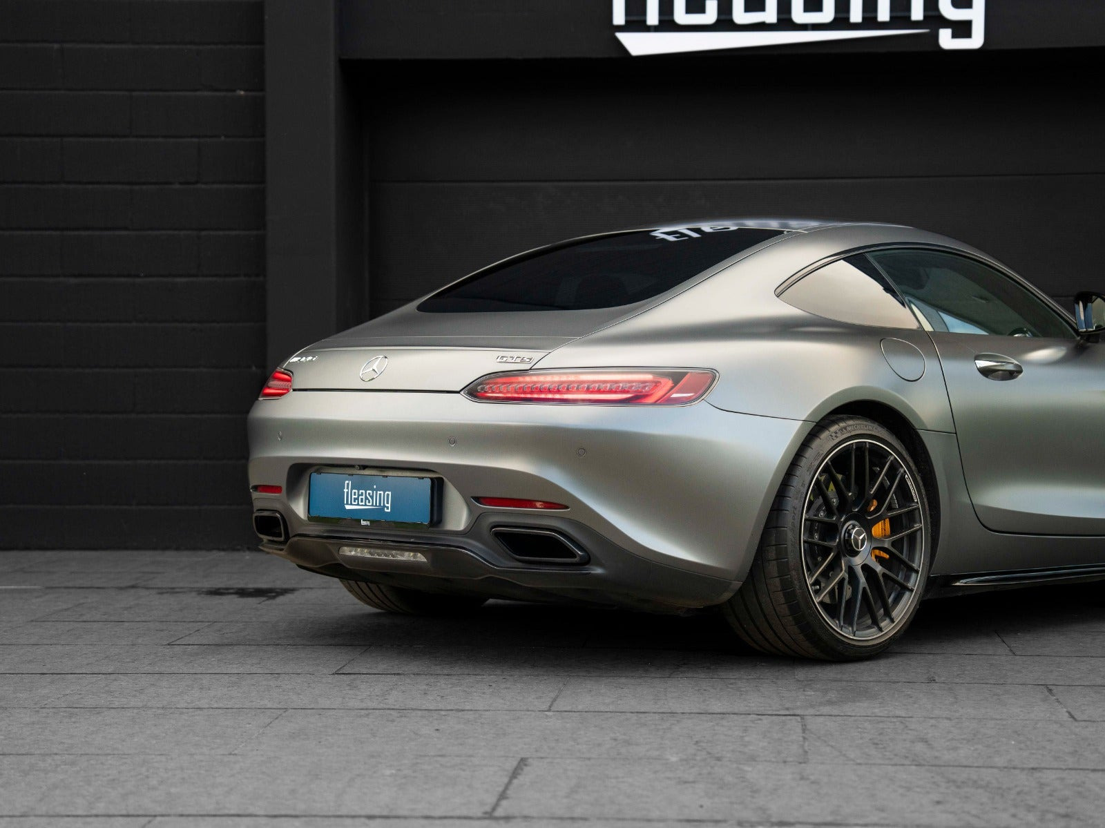 Grå Mercedes AMG GT S fra 2015
