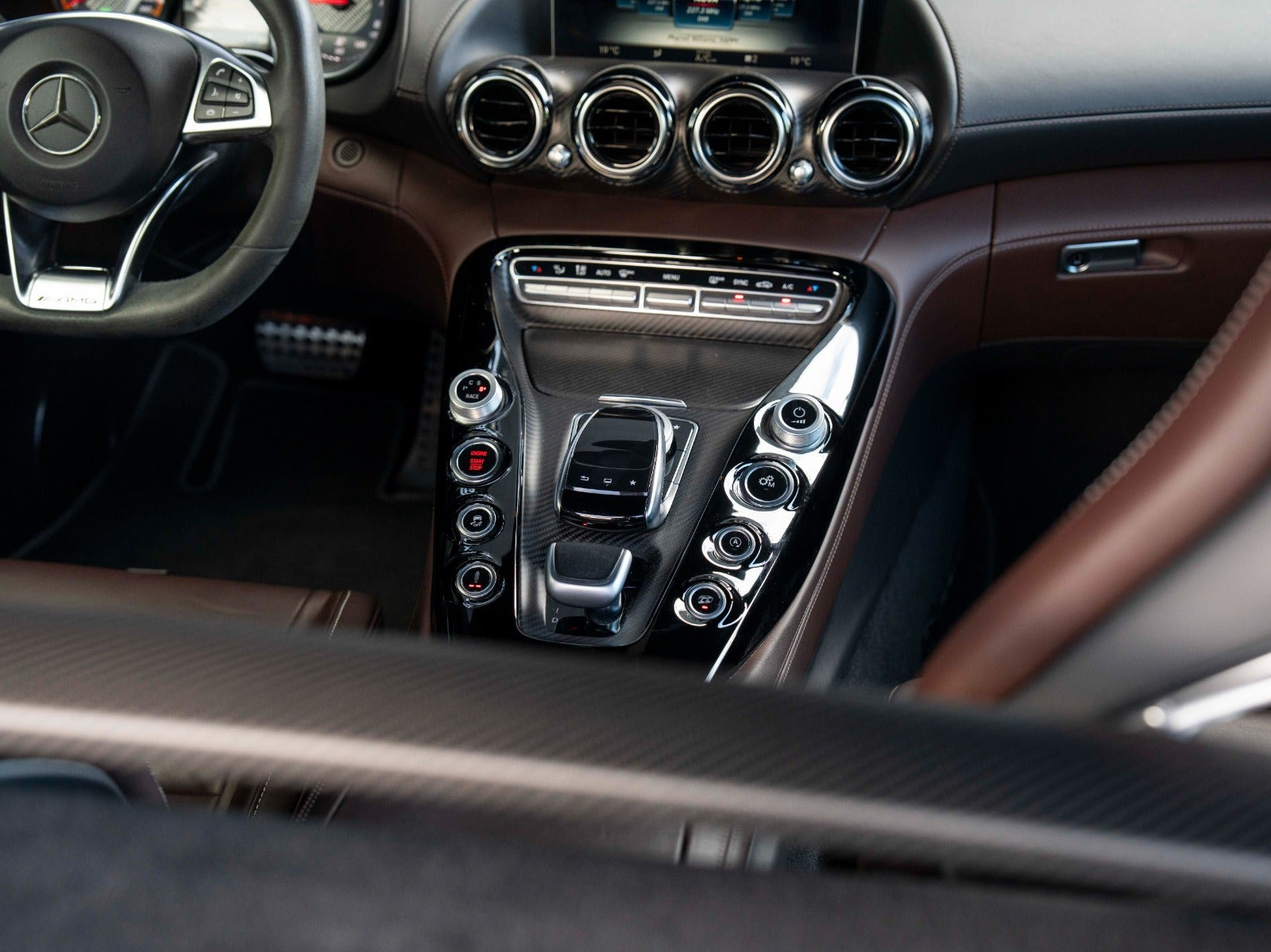 Grå Mercedes AMG GT S fra 2015