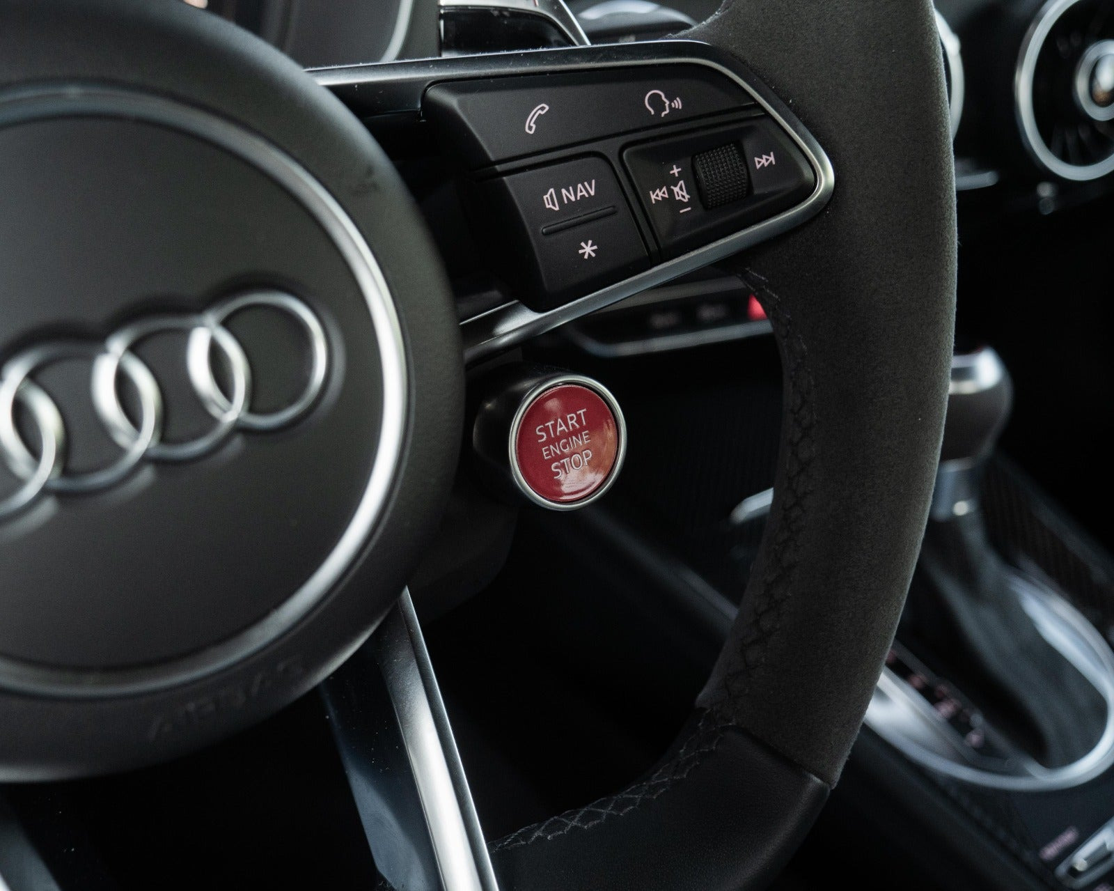 Grå Audi TT RS fra 2019