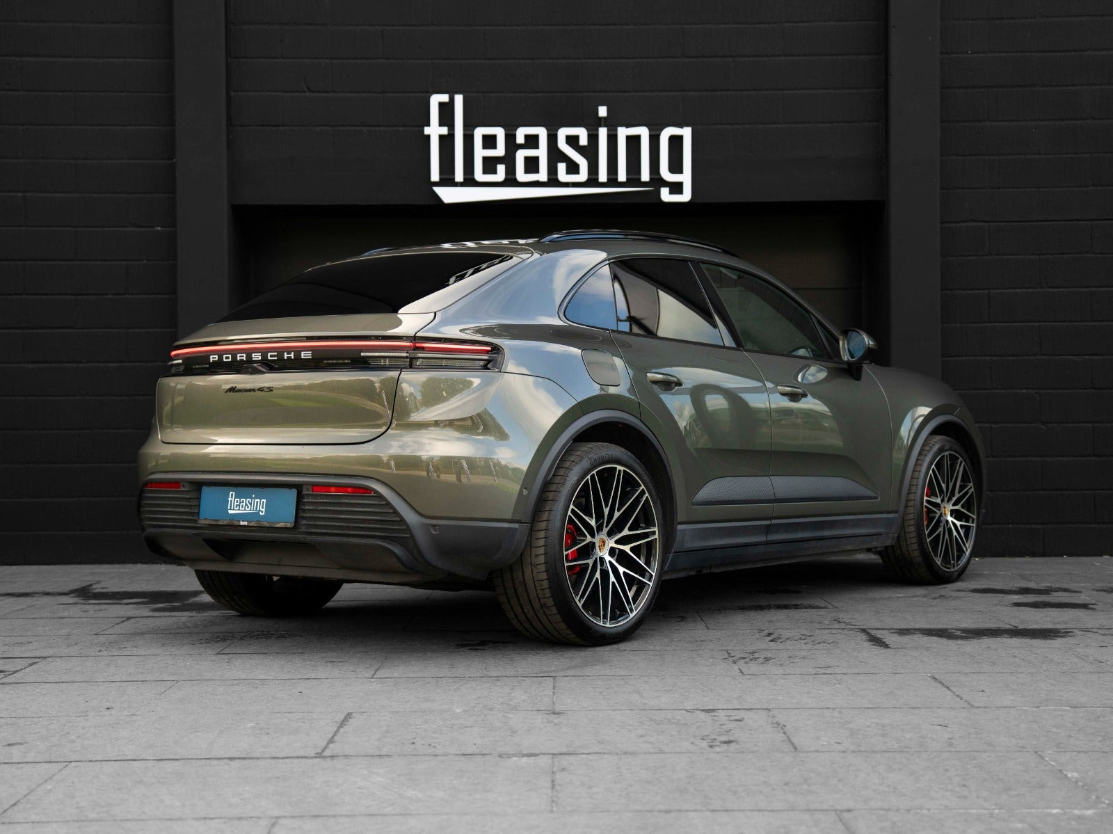 Grøn Porsche Macan 4S fra 2025