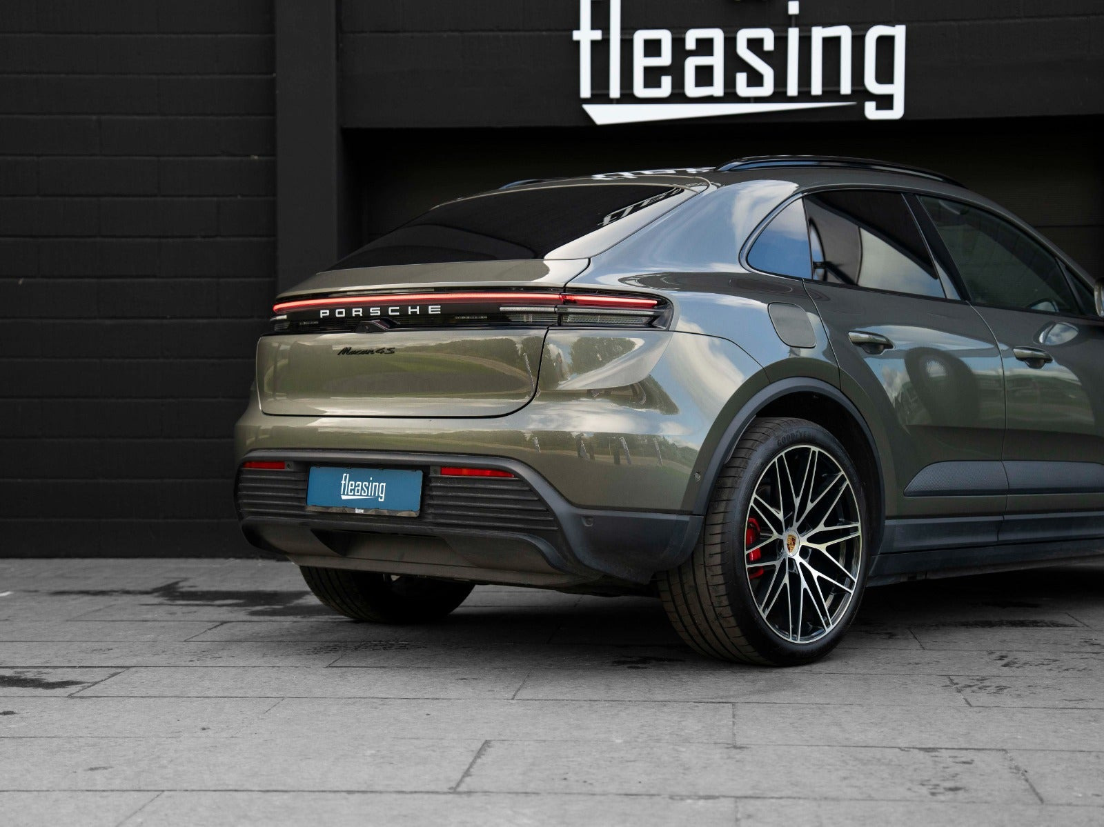 Grøn Porsche Macan 4S fra 2025