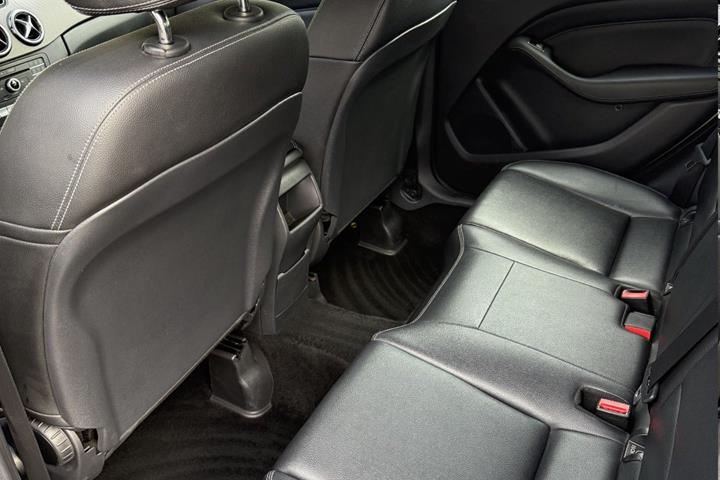undefined Mercedes B200 fra 2015
