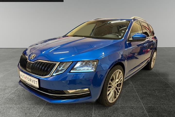 Blå Skoda Octavia fra 2020 set udefra