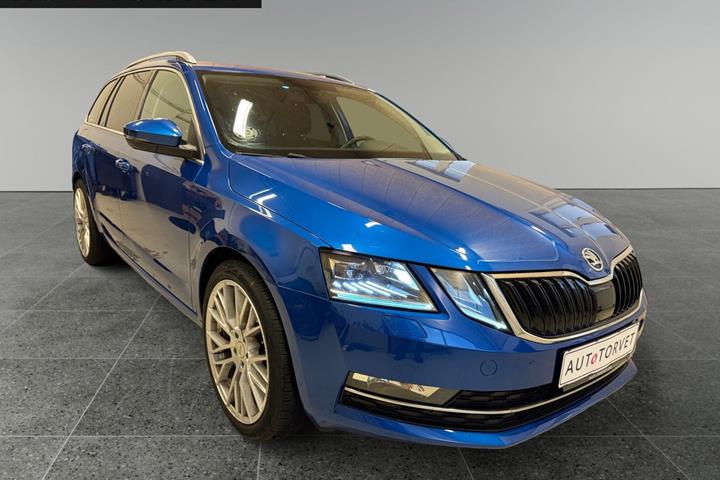 Blå Skoda Octavia fra 2020