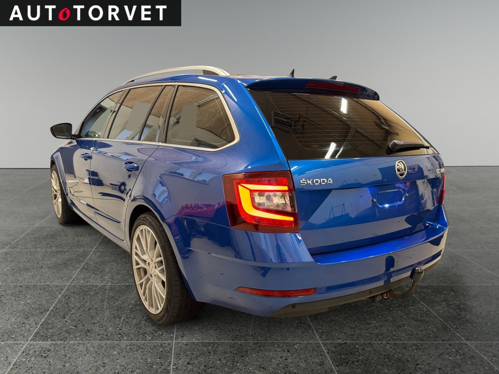 Blå Skoda Octavia fra 2020