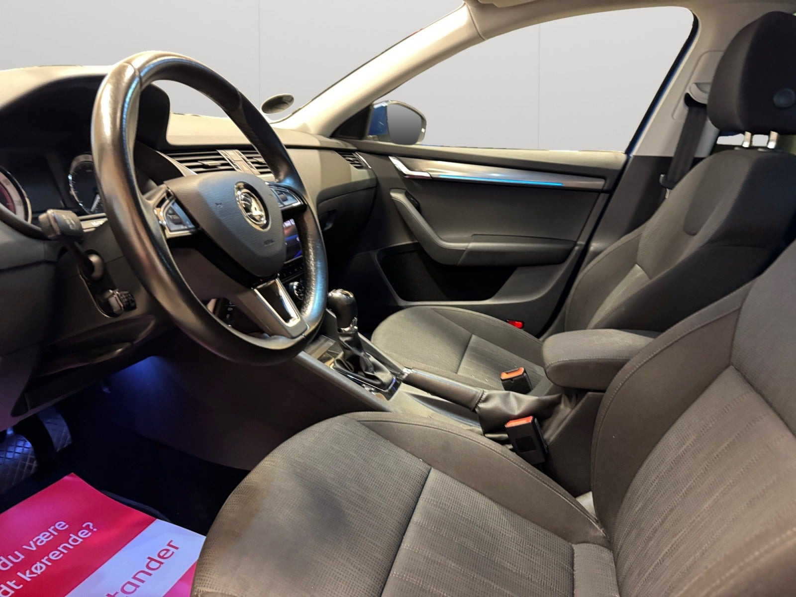 Blå Skoda Octavia fra 2020