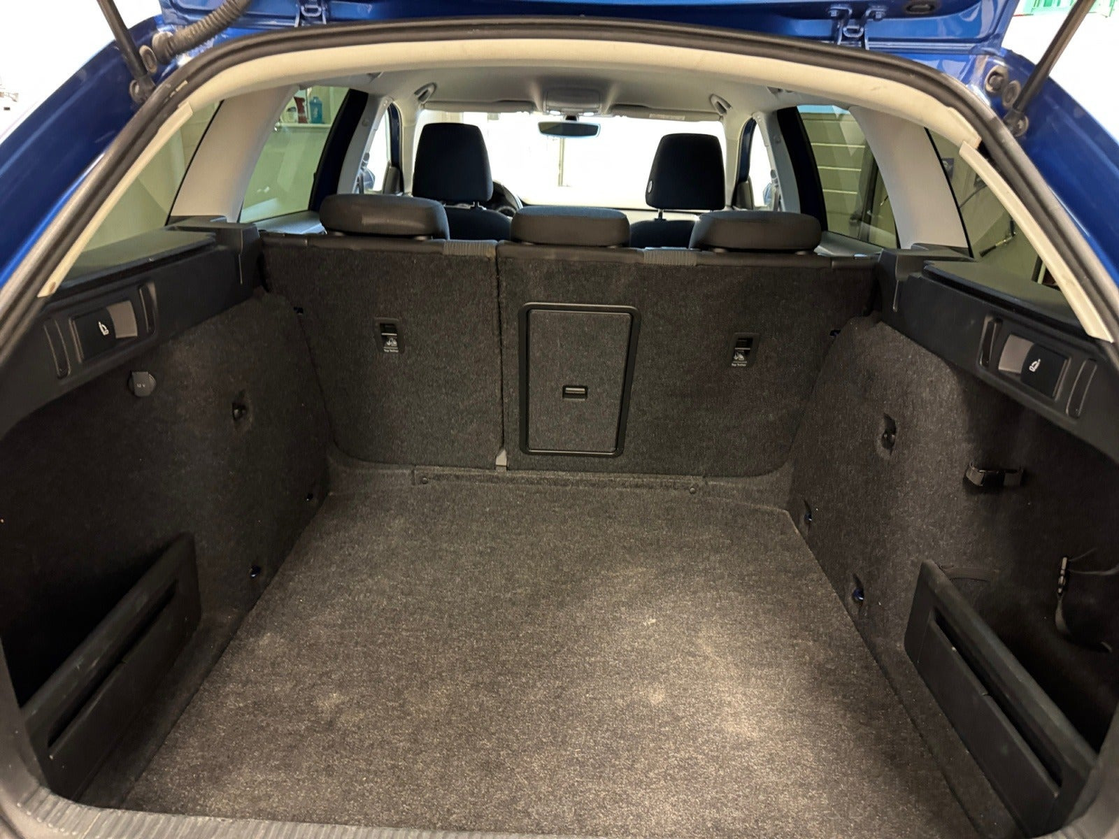 Blå Skoda Octavia fra 2020