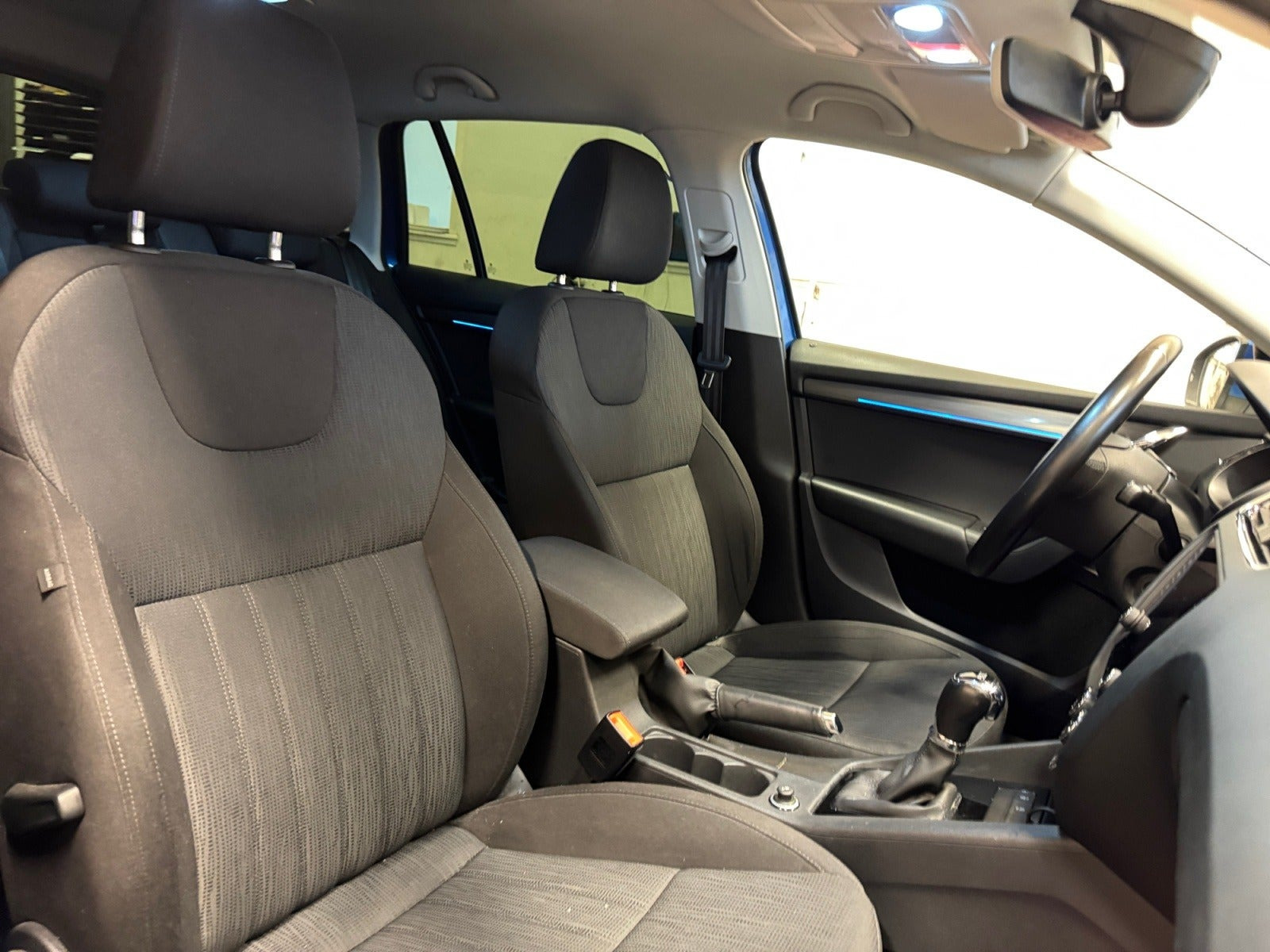 Blå Skoda Octavia fra 2020