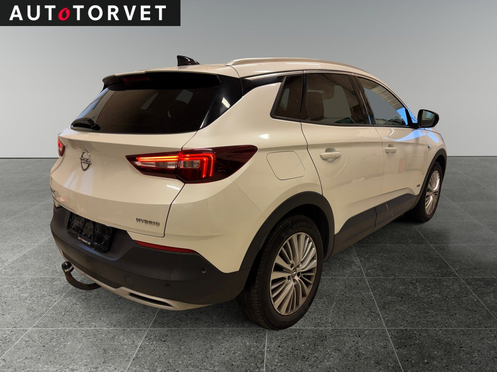 Hvid Opel Grandland X fra 2020