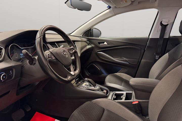 Hvid Opel Grandland X fra 2020