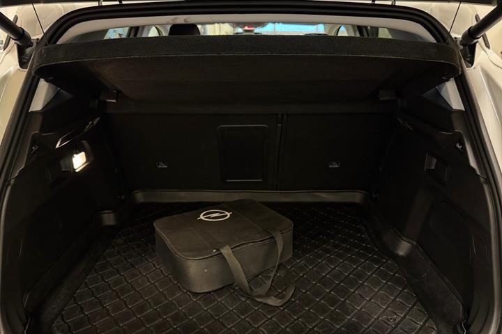 Hvid Opel Grandland X fra 2020