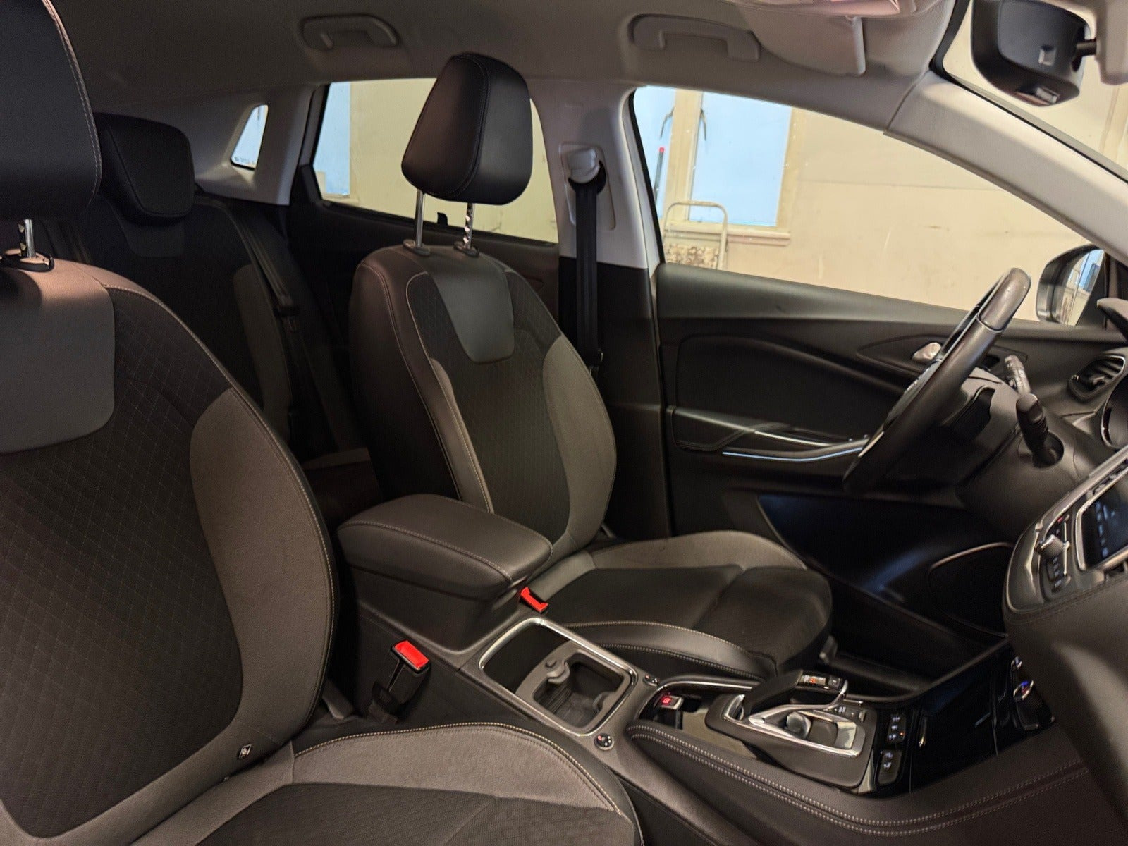 Hvid Opel Grandland X fra 2020