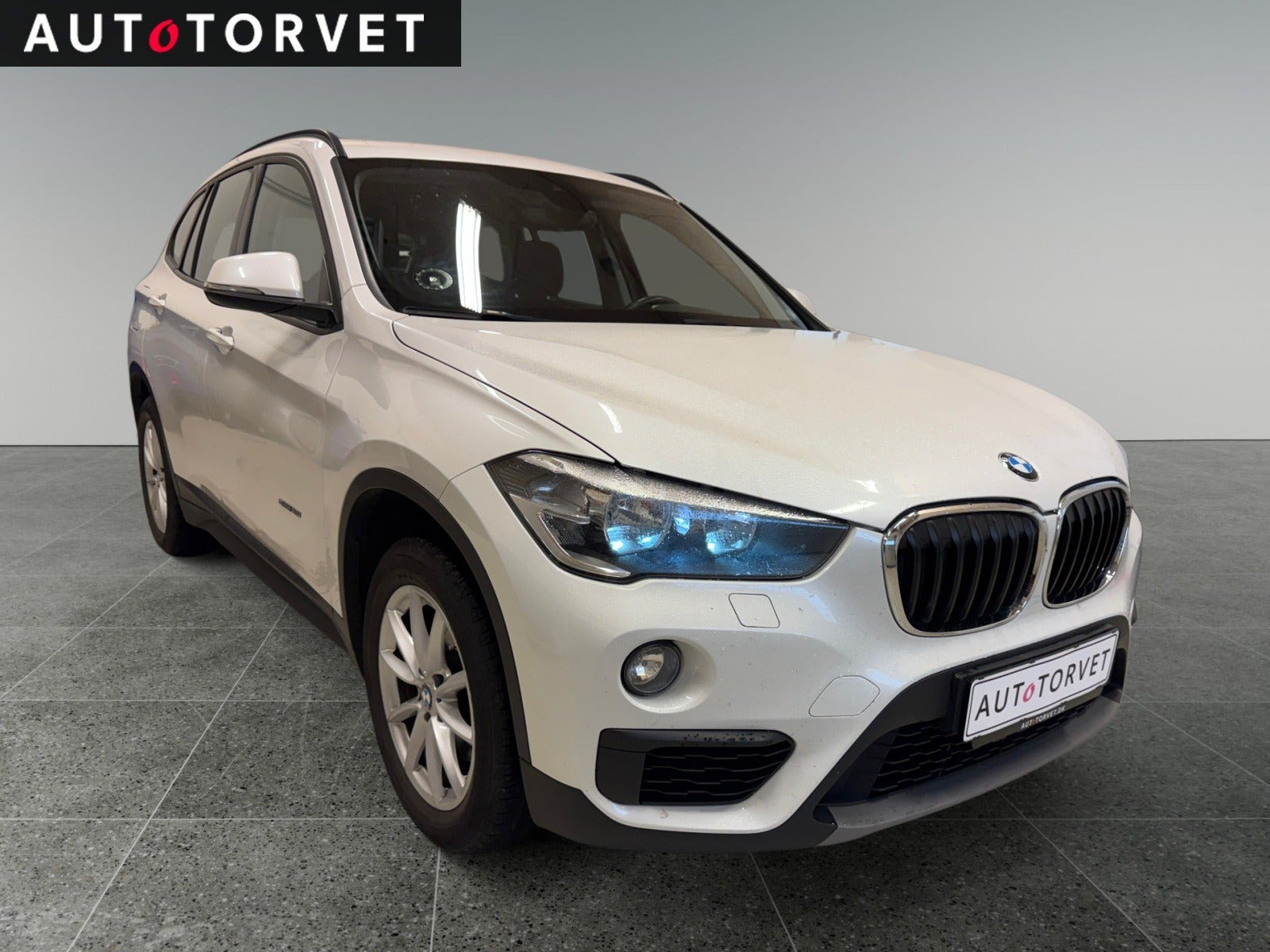 Hvid BMW X1 fra 2018
