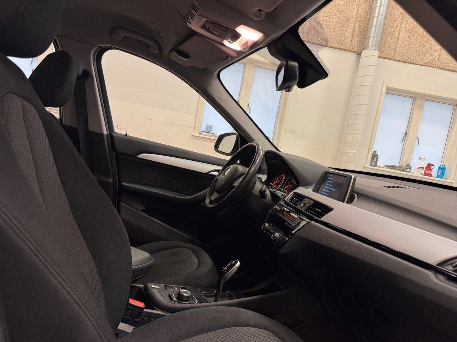 Hvid BMW X1 fra 2018