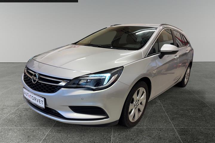 Sølv Opel Astra fra 2019