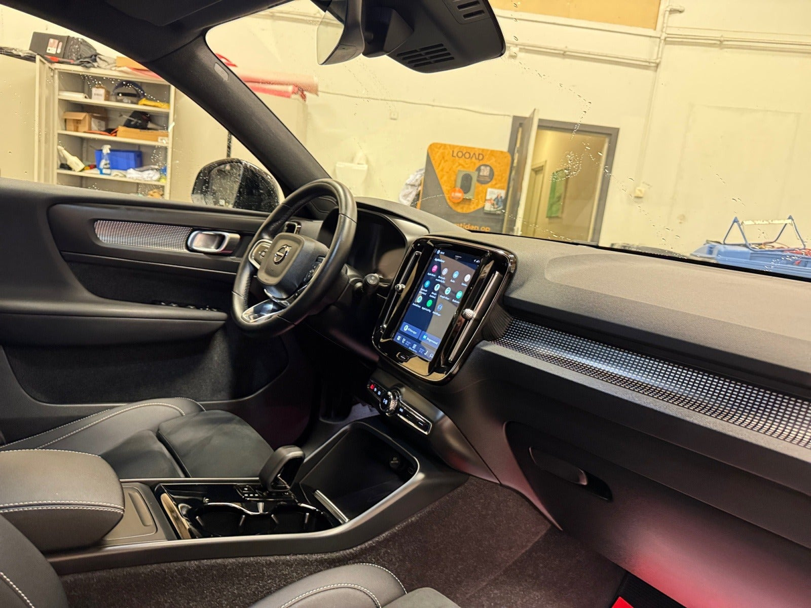 Sort Volvo XC40 fra 2022