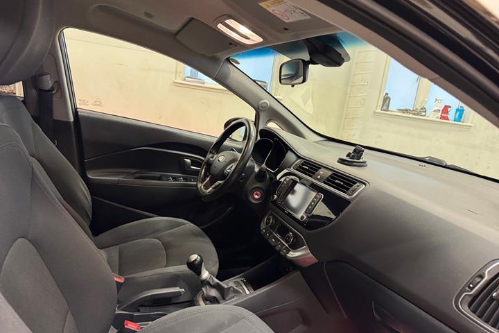 Sort Kia Rio fra 2016