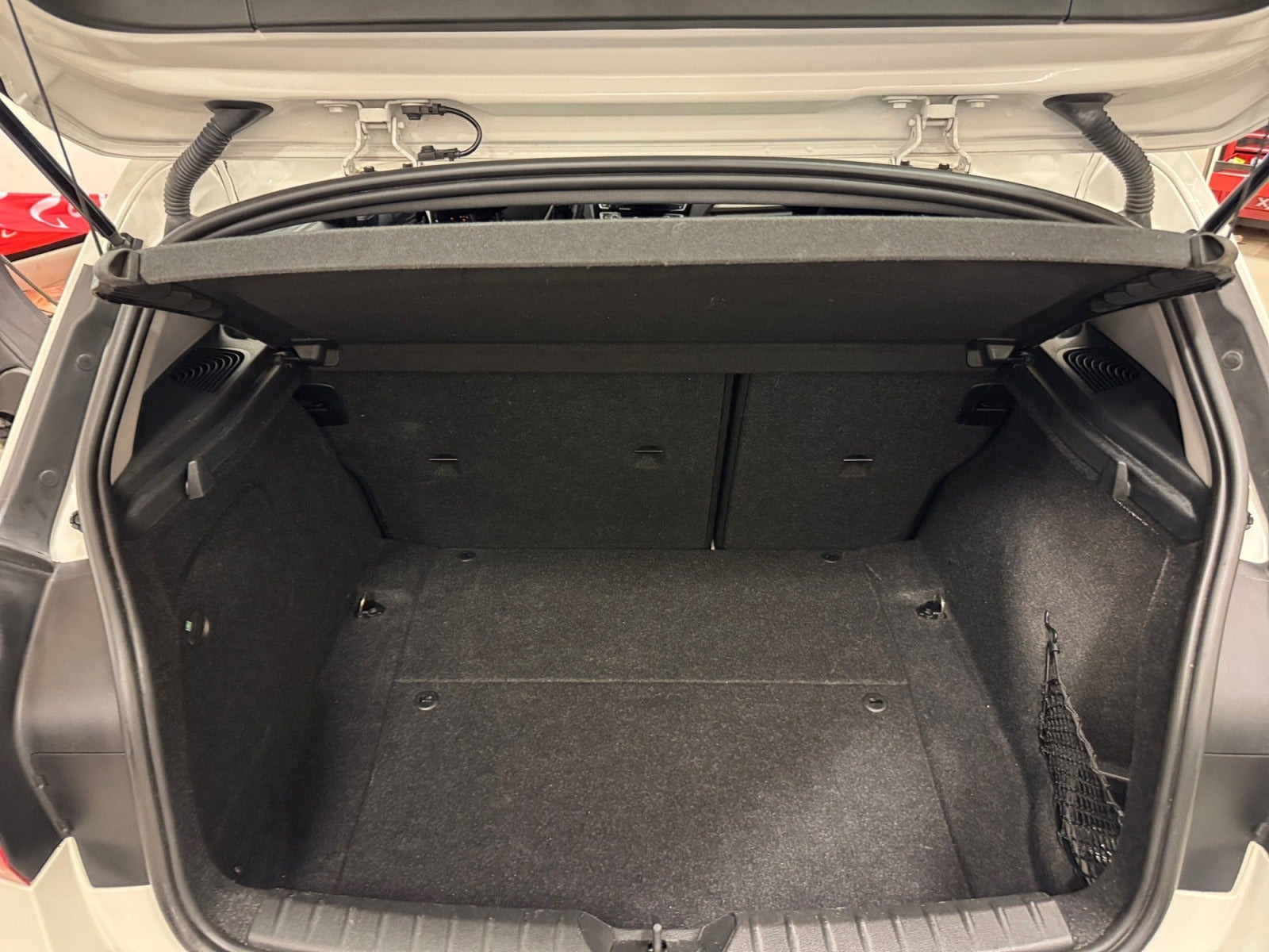 Hvid BMW 118d fra 2016