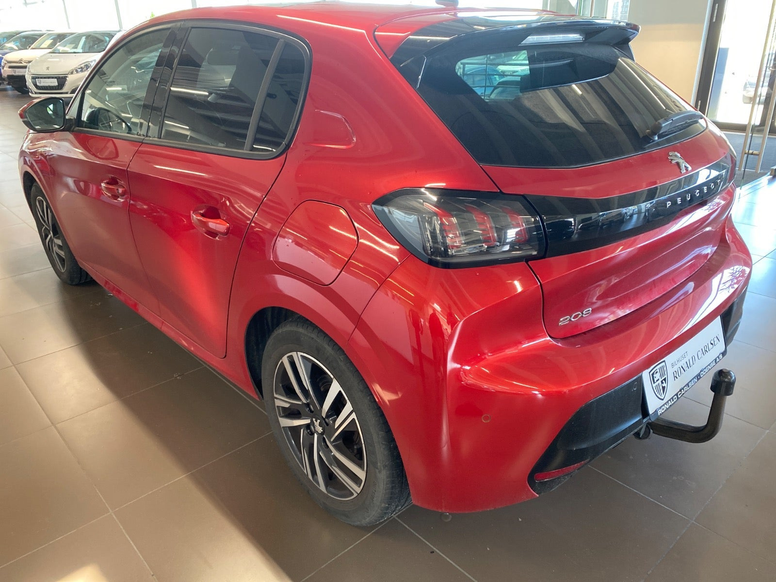 Rød Peugeot 208 fra 2020