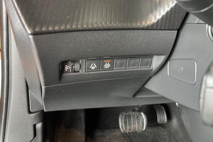 Bronze Peugeot 2008 fra 2020