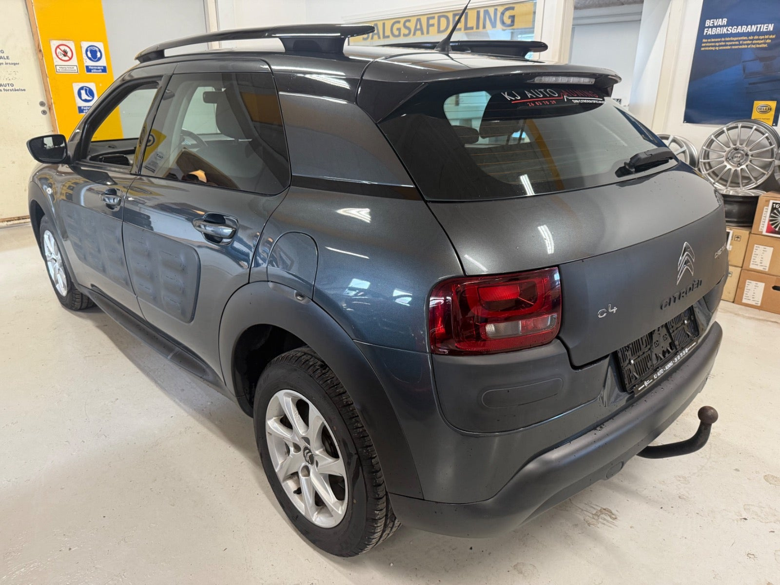 Grå Citroën C4 Cactus fra 2015