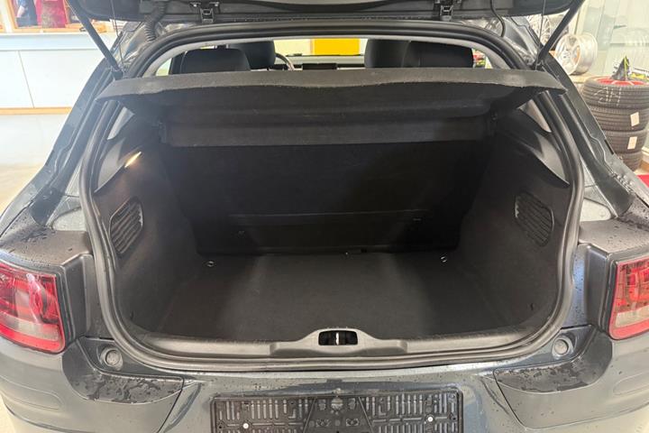 Grå Citroën C4 Cactus fra 2015