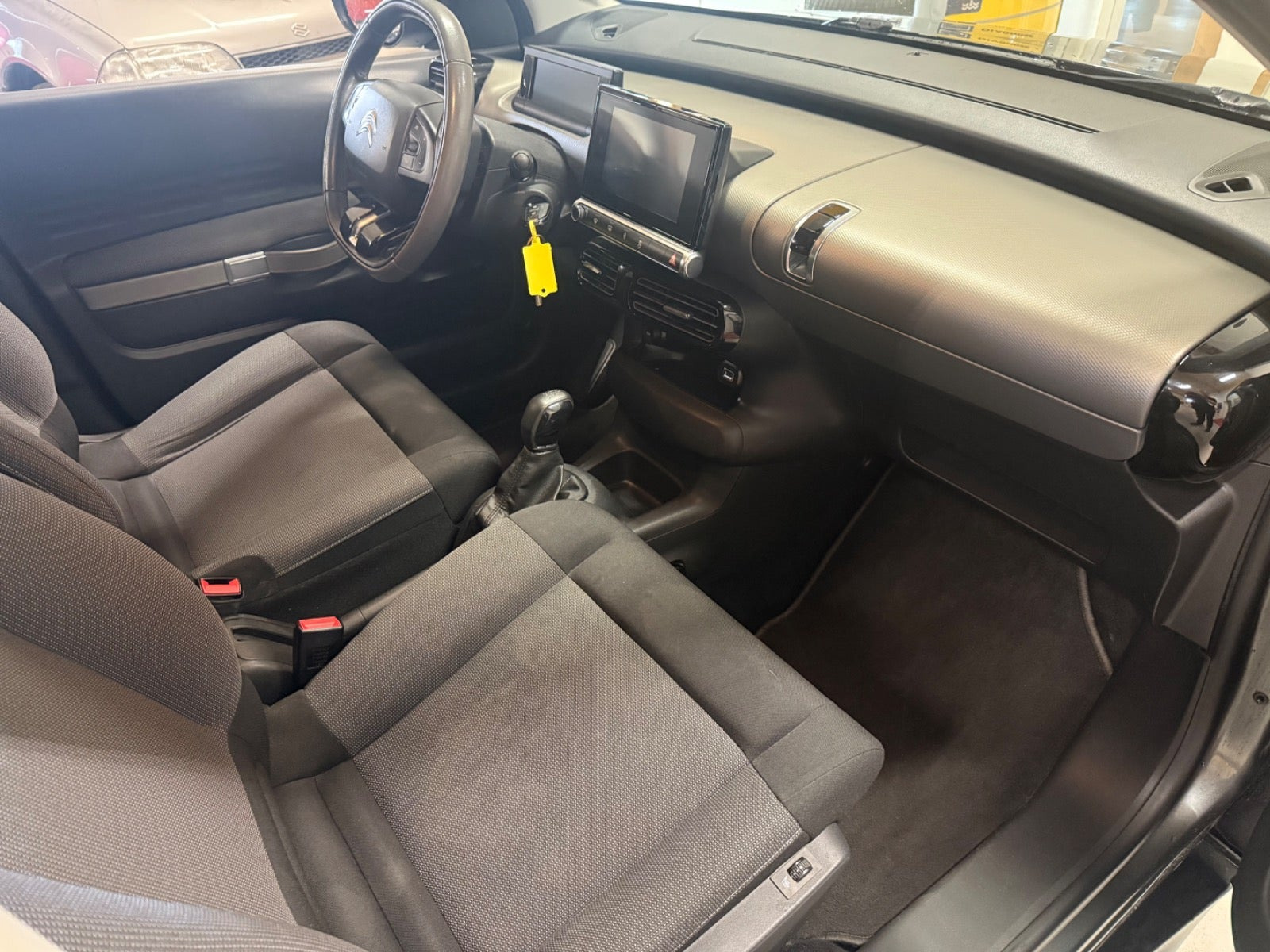 Grå Citroën C4 Cactus fra 2015