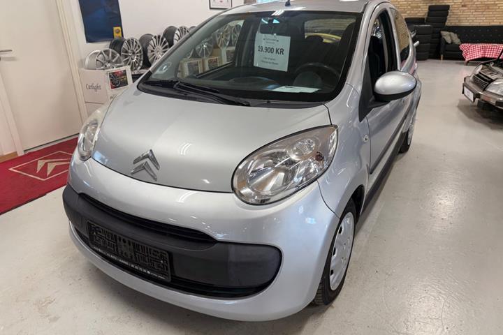 Grå Citroën C1 fra 2007 set udefra
