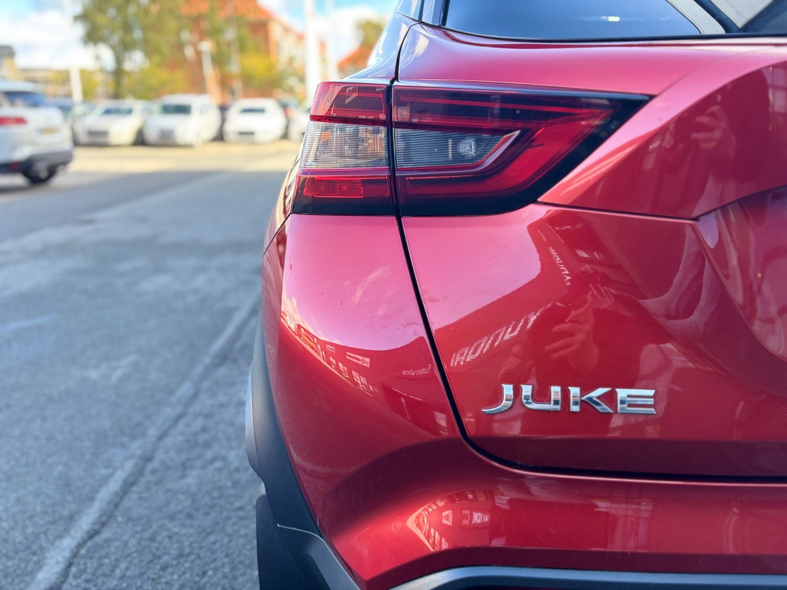 Rød Nissan Juke fra 2019